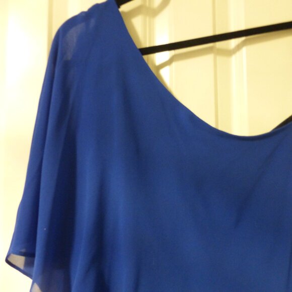 LE CHATEAU royal blue and black one shoulder chiffon top - Picture 10 of 10